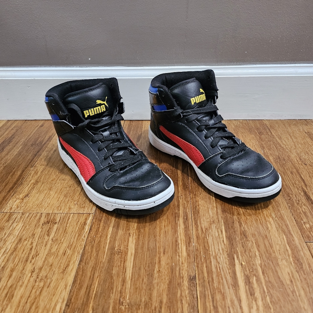 👟 PUMA Rebound LayUp Basketball Sneakers Size 6C Black Red Blue High Top Kicks
